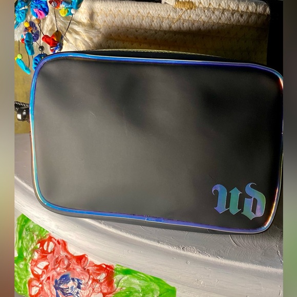 👛 URBAN DECAY UD BLACK WITH GOLD WAIST BELT BAG / PURSE HIP POUCH TRAVEL👛#UD - Picture 2 of 13